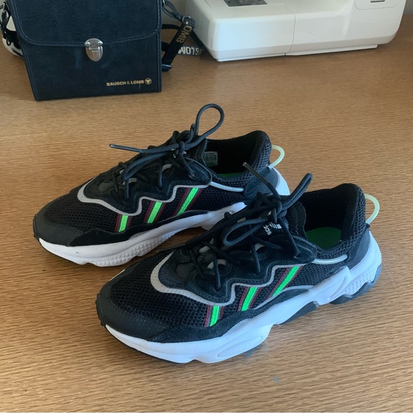 Adidas Ozweego black and green chunky sneakers size 8 - Picture 2 of 7